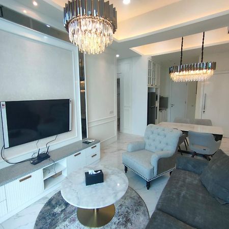 Super Penthouse Stmoritz Apartment, Lippomall Puri Indah Джакарта Экстерьер фото