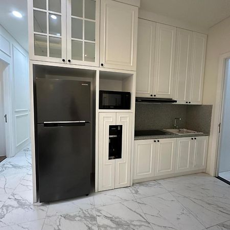 Super Penthouse Stmoritz Apartment, Lippomall Puri Indah Джакарта Экстерьер фото
