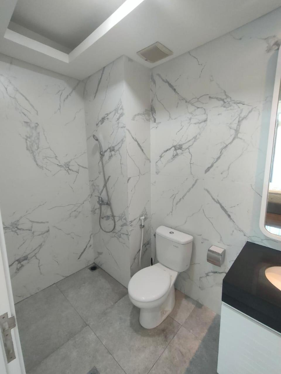 Super Penthouse Stmoritz Apartment, Lippomall Puri Indah Джакарта Экстерьер фото